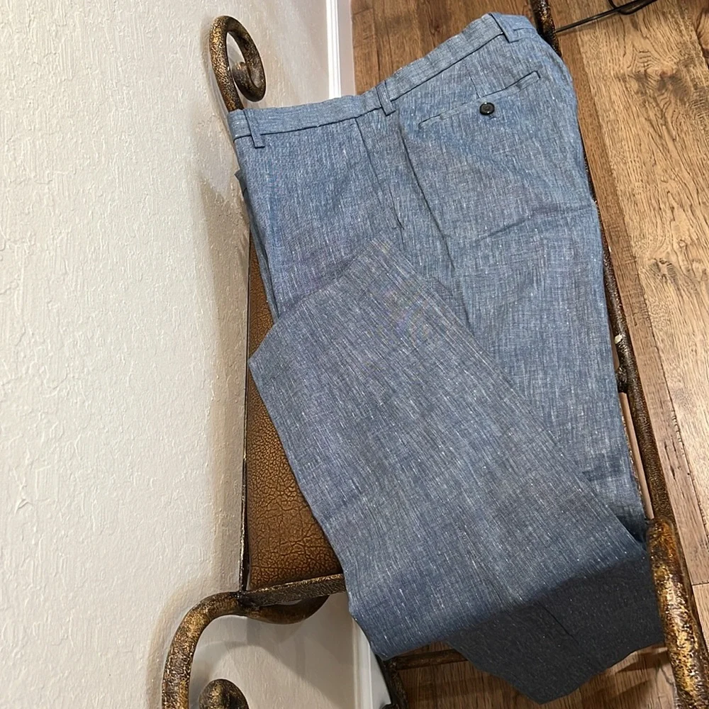 Like New Banana Republic Fabulous Blue/Gray Linen+ blended fabrics with Spandex